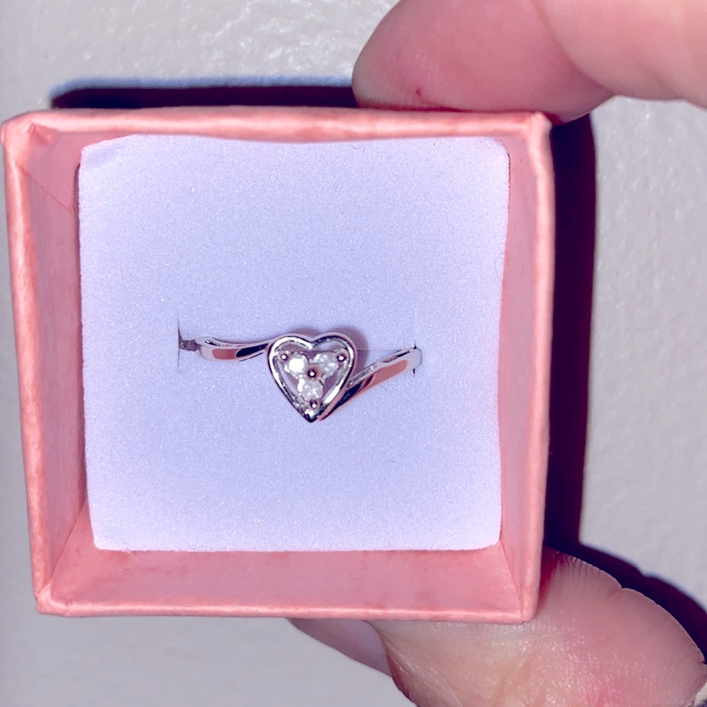 💖 Petite Ring, Sz 6-1/2 💕